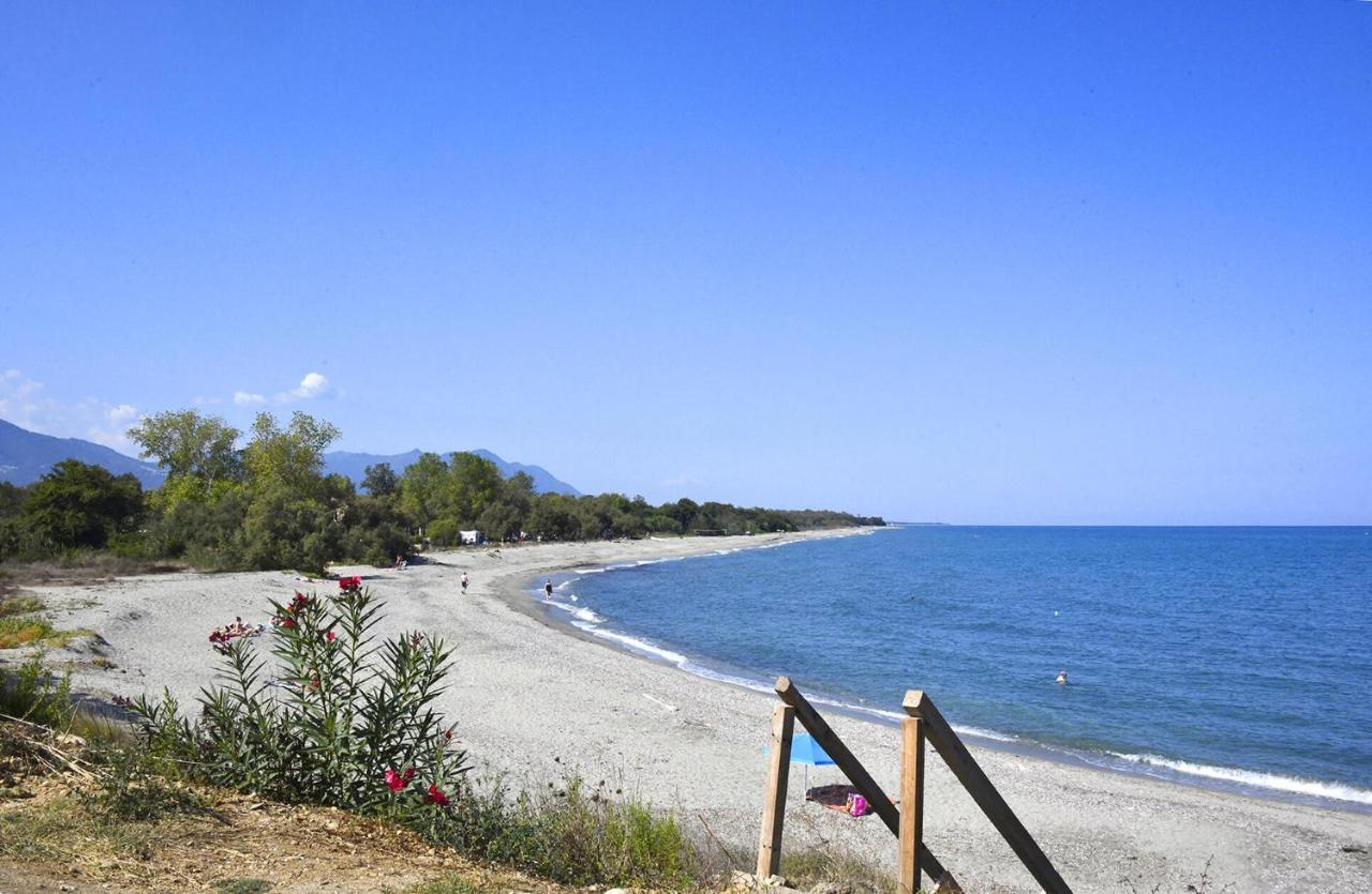 Punta Di Mare Aparthotel Linguizzetta Εξωτερικό φωτογραφία